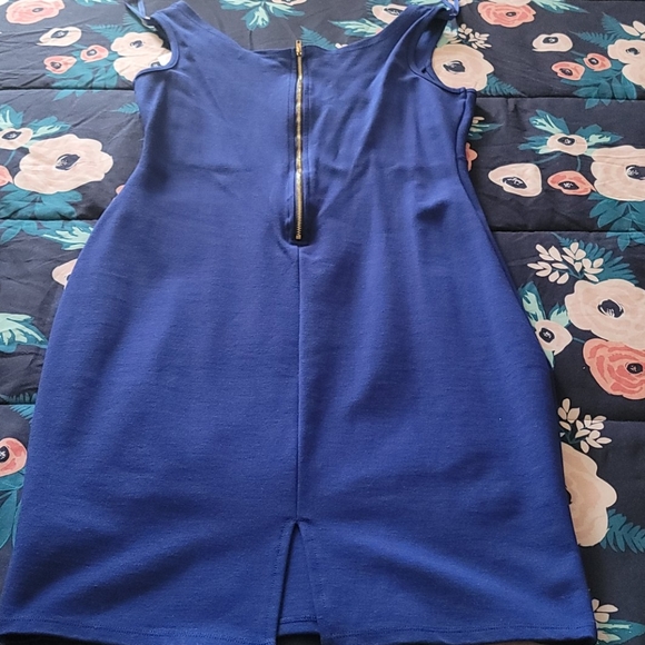 Dress - Picture 3 of 6